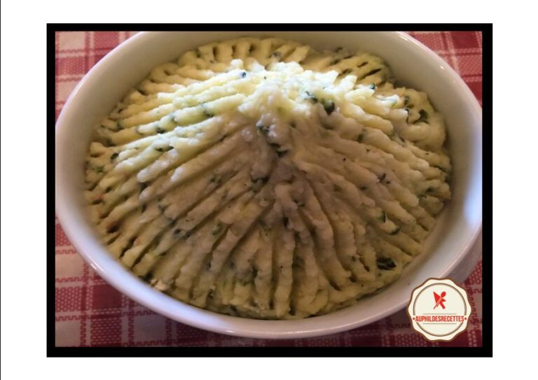 Purée de pommes de terre, courgettes et fromage frais